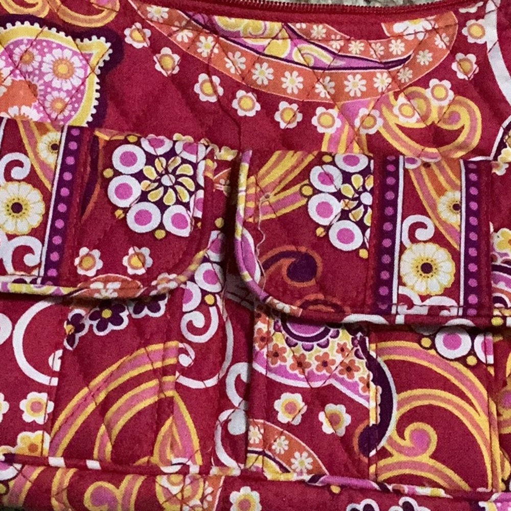 Vera Bradley Raspberry Fritz Crossbody purse 11 X 7 - Picture 4 of 5